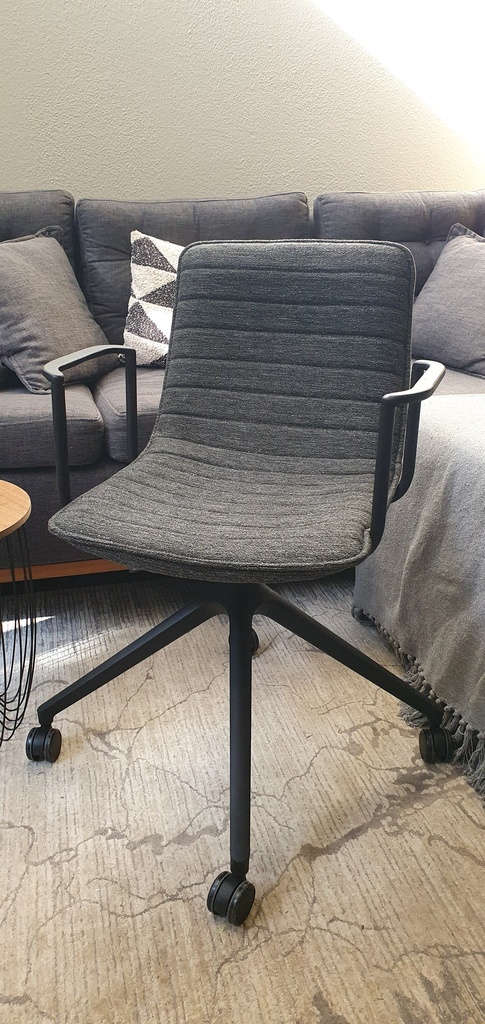 THE ONE CHAIR
